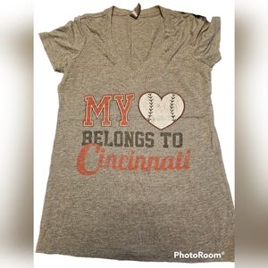 Womens v-neck baseball shirt